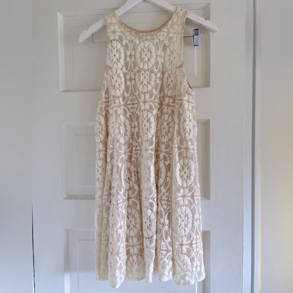 Free People Sleeveless Lace Open-Back Flowy Mini Dress in Ivory/White